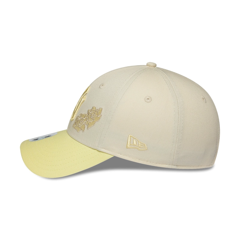 GORRA 9FORTY MLB NEW YORK YANKEES FLORAL PACK BEIGE - 4