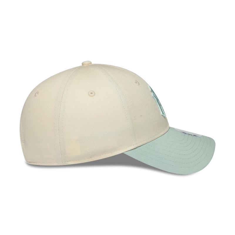 GORRA 9FORTY MLB NEW YORK YANKEES FLORAL PACK BEIGE - 5