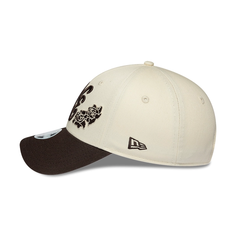 GORRA 9FORTY MLB NEW YORK YANKEES FLORAL PACK BEIGE - 4