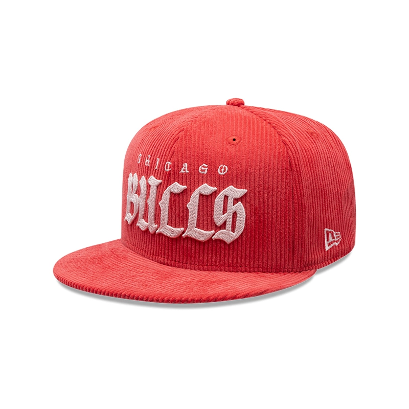 GORRA 9FIFTY NBA CHICAGO BULLS OLD ENGLISH ROJO - 1