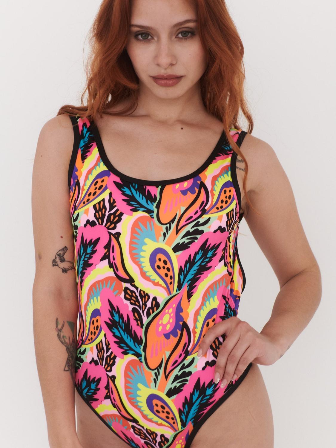 TRAJE DE BAÑO DAIKIRI MUJER BAYWATCH CLASICO FLORES NEGRO FLUOR FILTRO UV50+ - 1