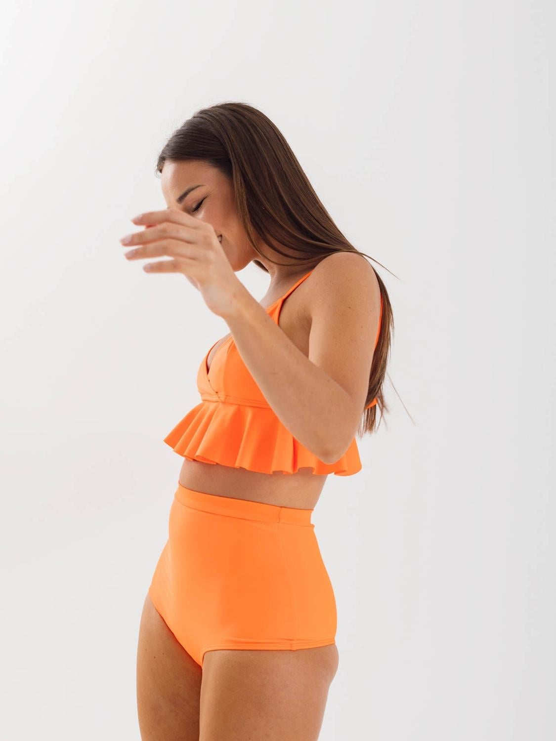 BOTTOM DE BIKINI DAIKIRI MUJER SHORT TIRO ALTO NARANJO FLUOR FILTRO UV50+ - 7