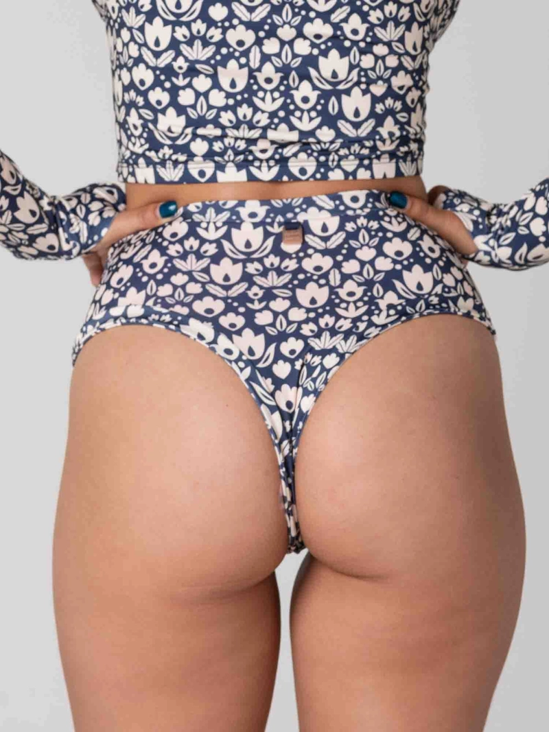 BOTTOM DE BIKINI DAIKIRI MUJER CALZON TIRO ALTO SIN ELASTICOS FLORAL MARINO CREMA PROTECCION UV50+ - 6