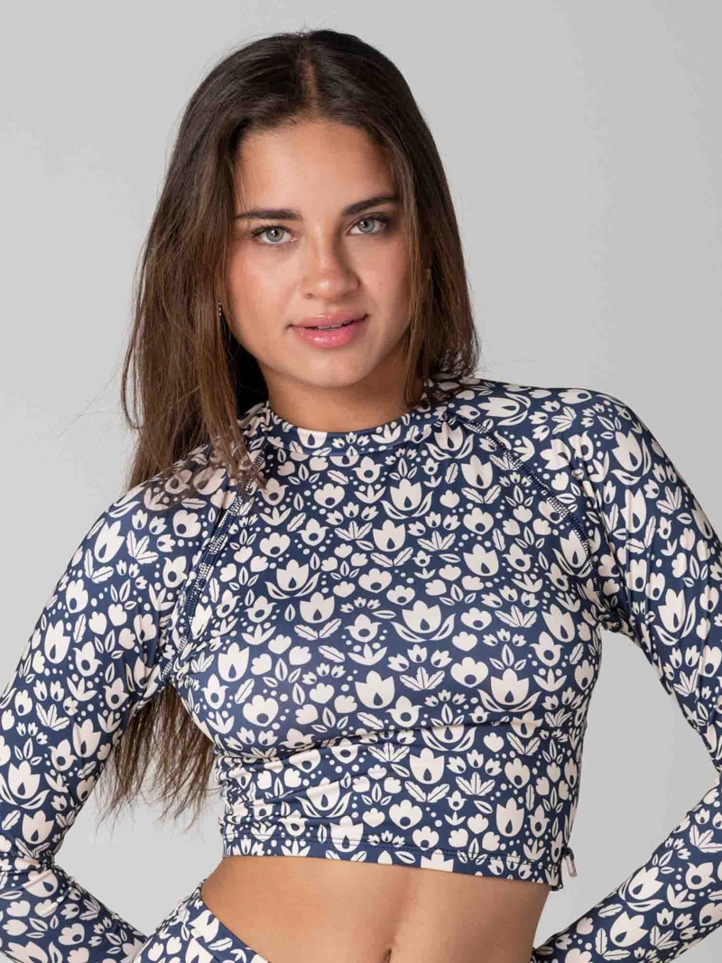 POLERA SURF DAIKIRI MUJER CORTA MANGA LARGA FLORAL MARINO CREMA PROTECCION UV50+ - 1