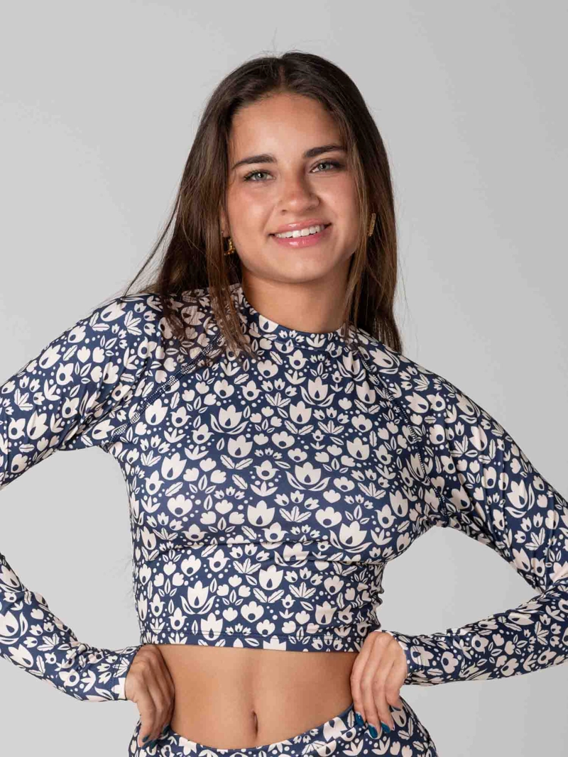 POLERA SURF DAIKIRI MUJER CORTA MANGA LARGA FLORAL MARINO CREMA PROTECCION UV50+ - 4