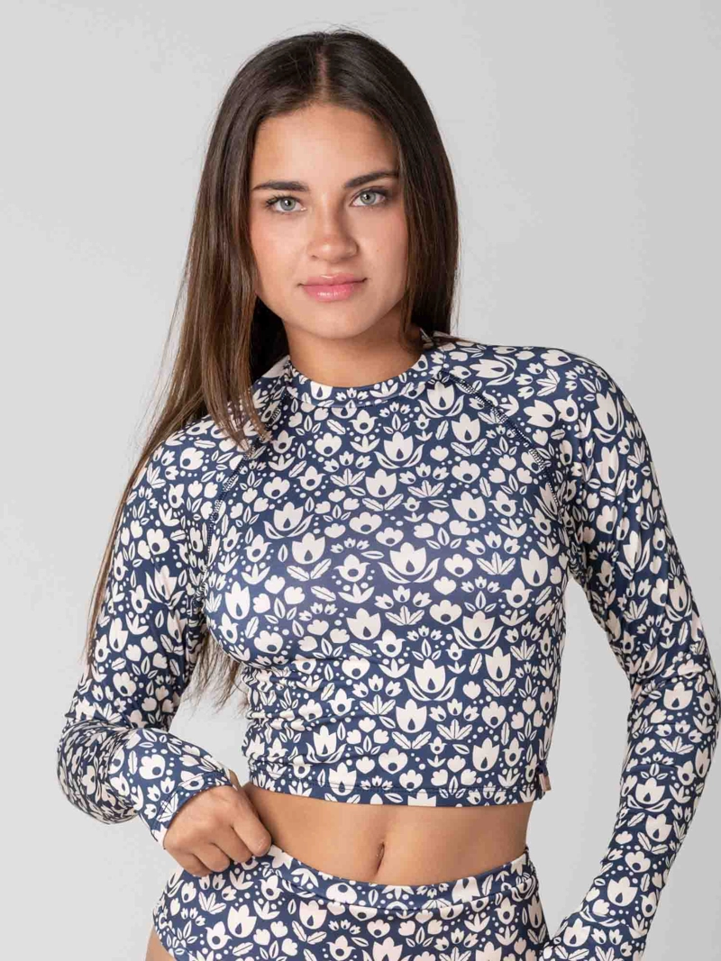 POLERA SURF DAIKIRI MUJER CORTA MANGA LARGA FLORAL MARINO CREMA PROTECCION UV50+ - 5