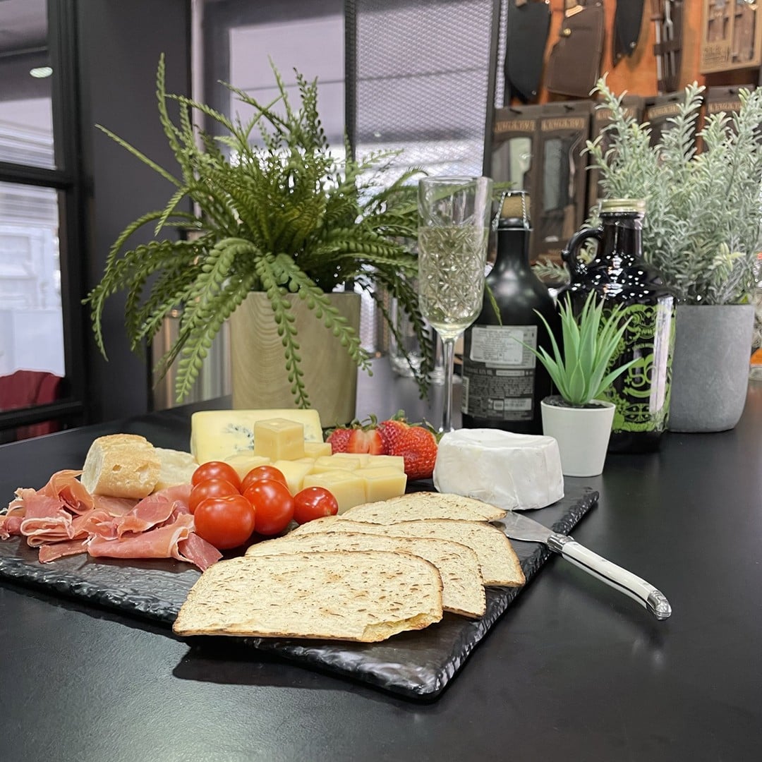 TABLA APERITIVO MELAMINA CUADRADA 30X30X1 CM NEGRA - 2