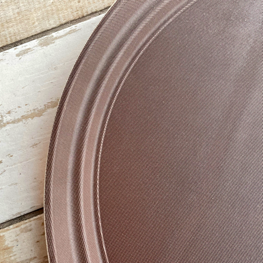 BANDEJA DE GARZON REDONDA ANTIDESLIZANTE 46CM CAFÉ - 4