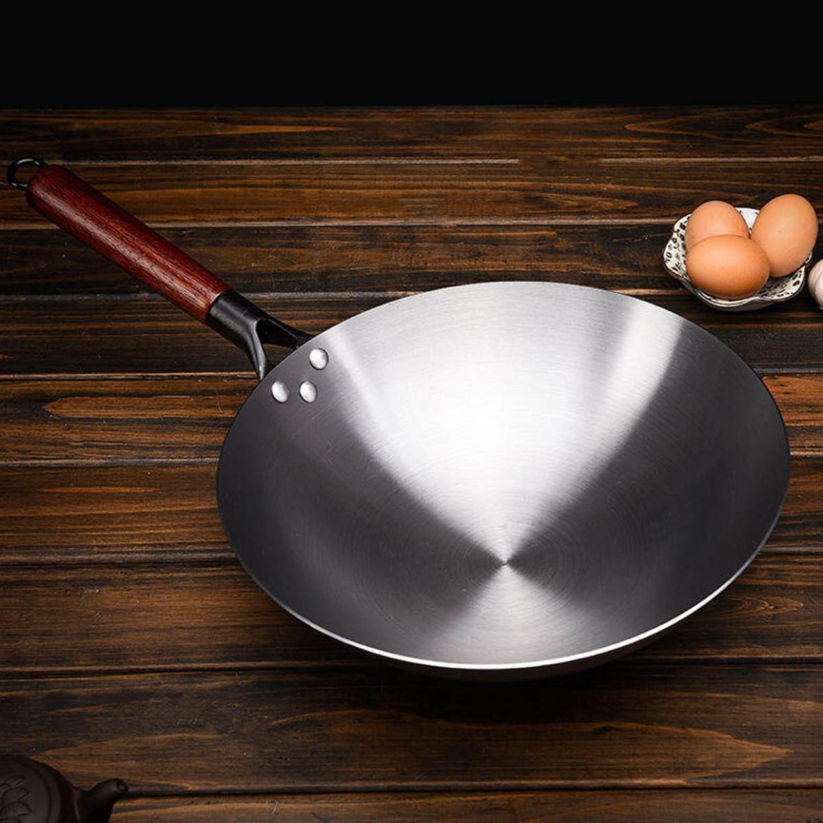 WOK DE HIERRO CONCAVO CON MANGO 34 CM - 2