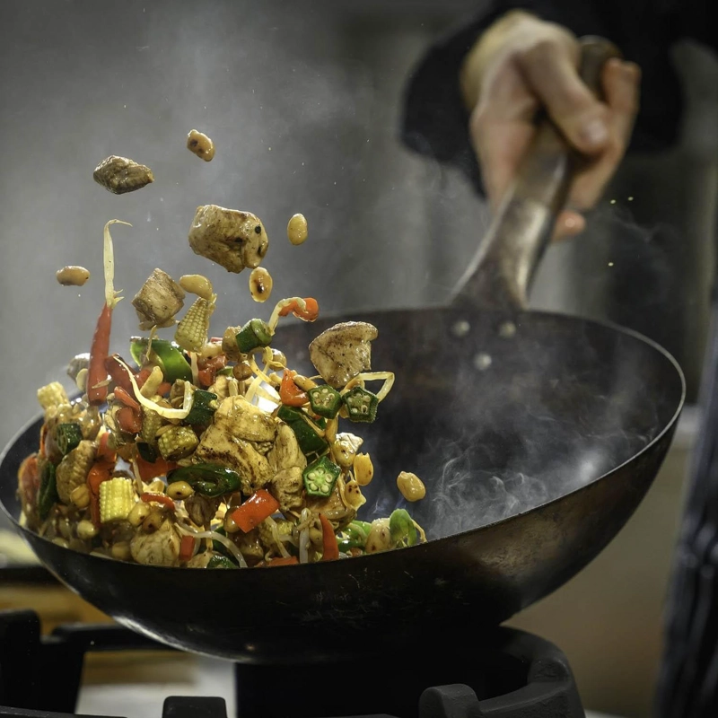 WOK DE HIERRO CONCAVO CON MANGO 36 CM - 2