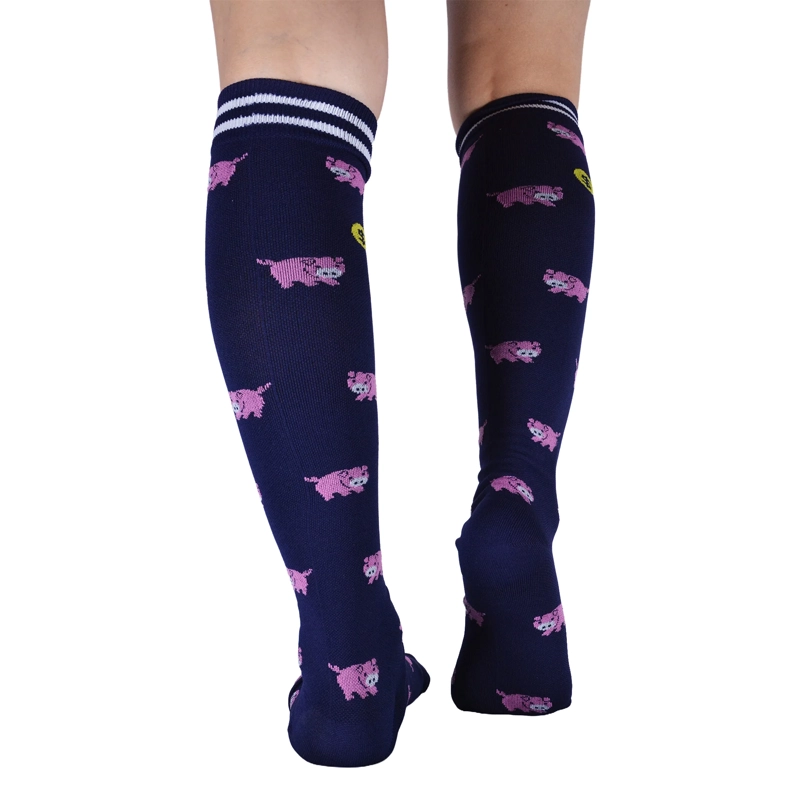 BUCANERAS DE COMPRESION MORADA CHANCHITOS ROSADOS - 2