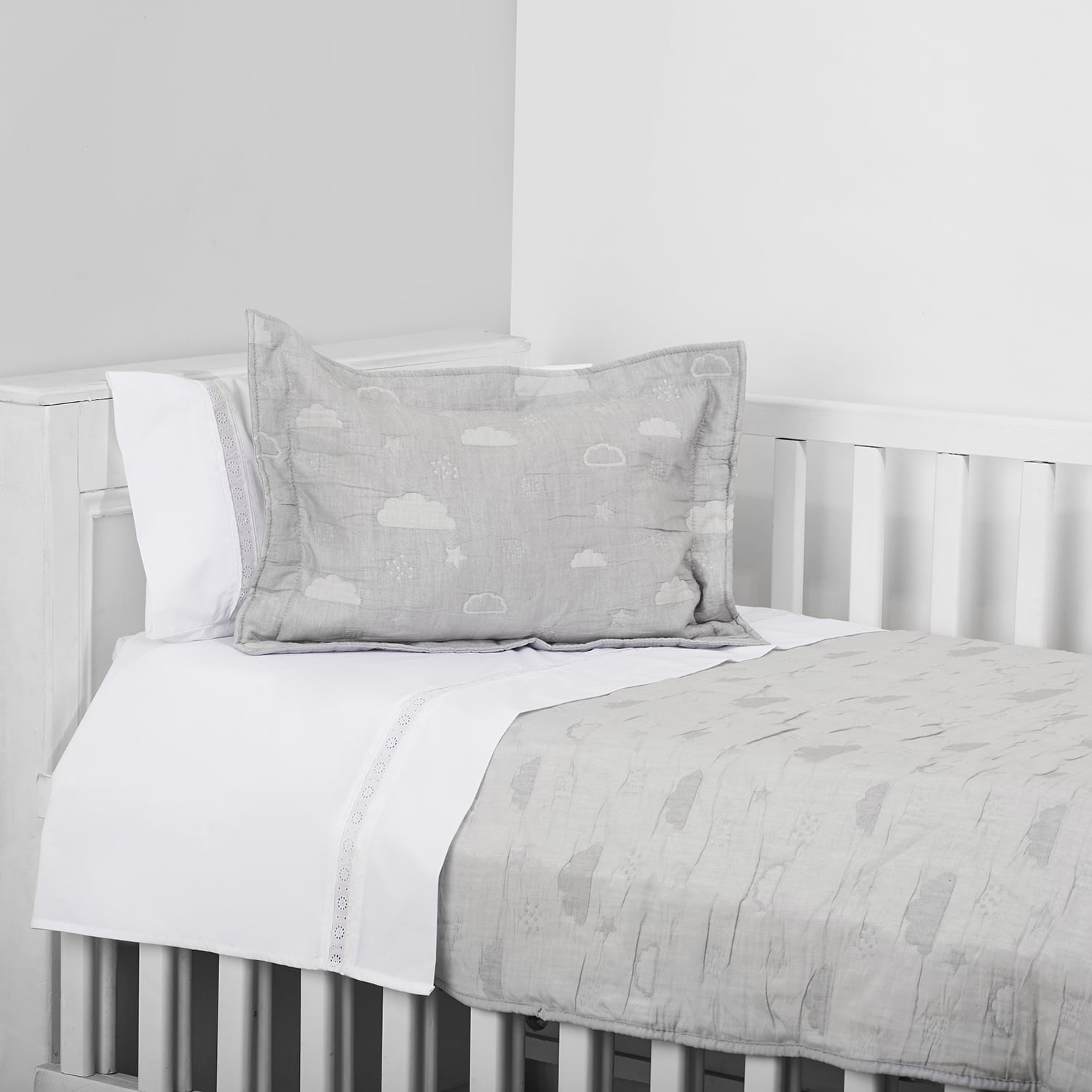 CUBRECAMA JACQUARD CLOUD GRIS CUNA NINA HERRERA - 2