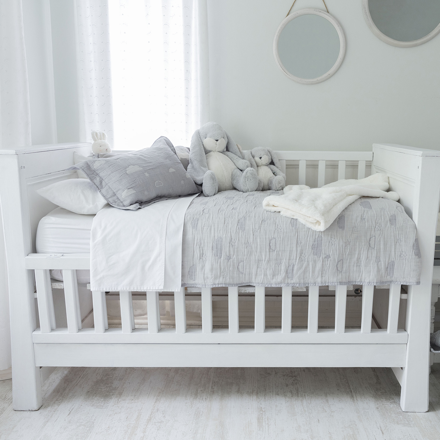 CUBRECAMA JACQUARD CLOUD GRIS CUNA NINA HERRERA - 5