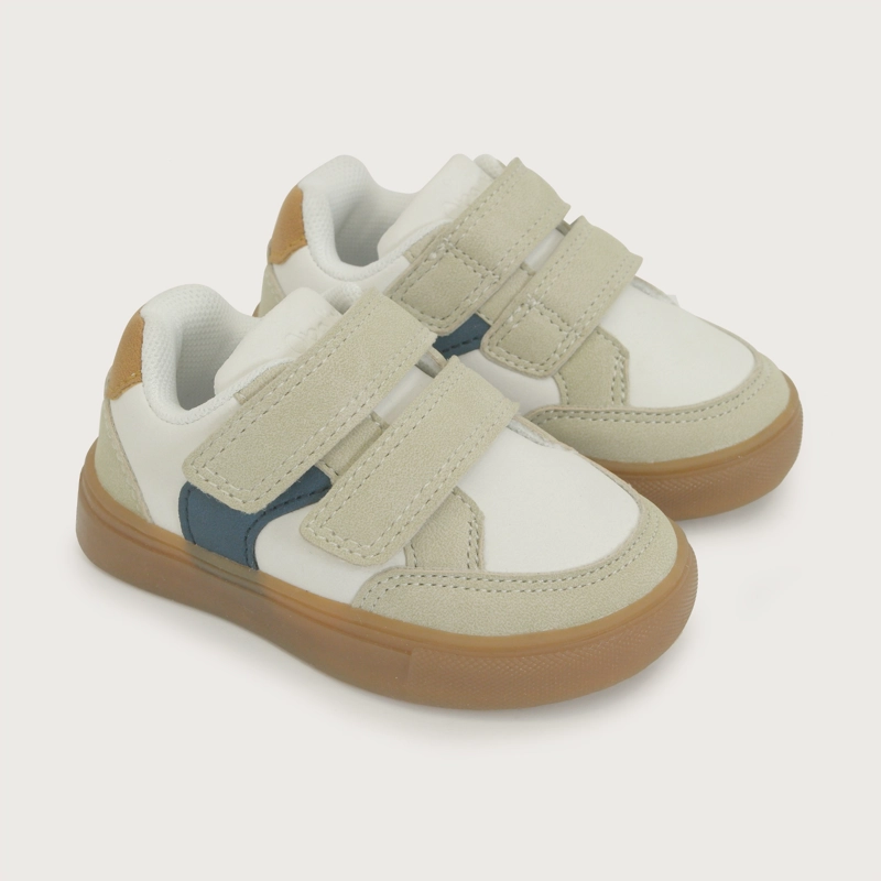 ZAPATILLA BLANCA DE NIÑO CON DETALLE AZUL - 1