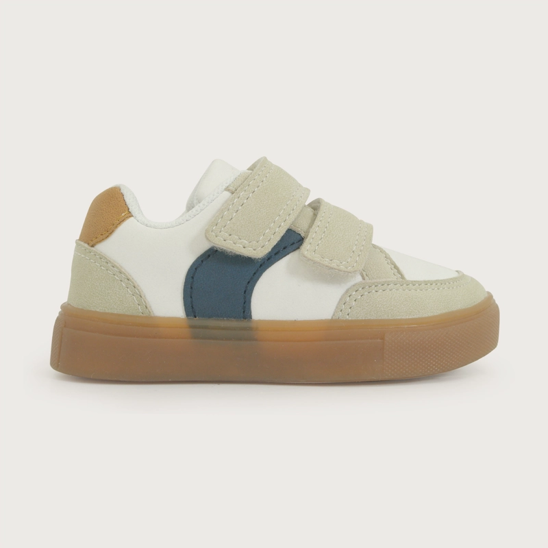 ZAPATILLA BLANCA DE NIÑO CON DETALLE AZUL - 2