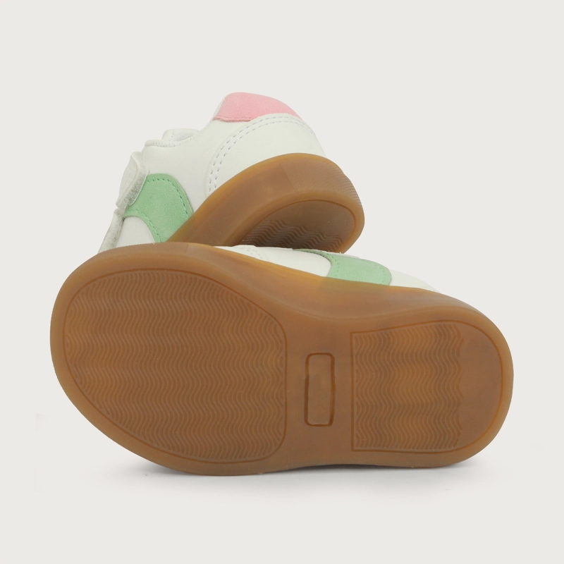 ZAPATILLA BLANCA DE NIÑA CON DETALLES DE COLORES - 3