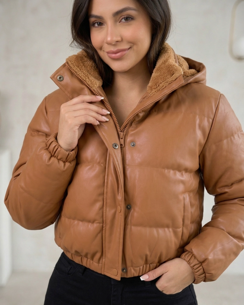 CHAQUETA MUJER PUFFER ECOCUERO CAMEL CROP TE RMICA - EBS5127 - 5