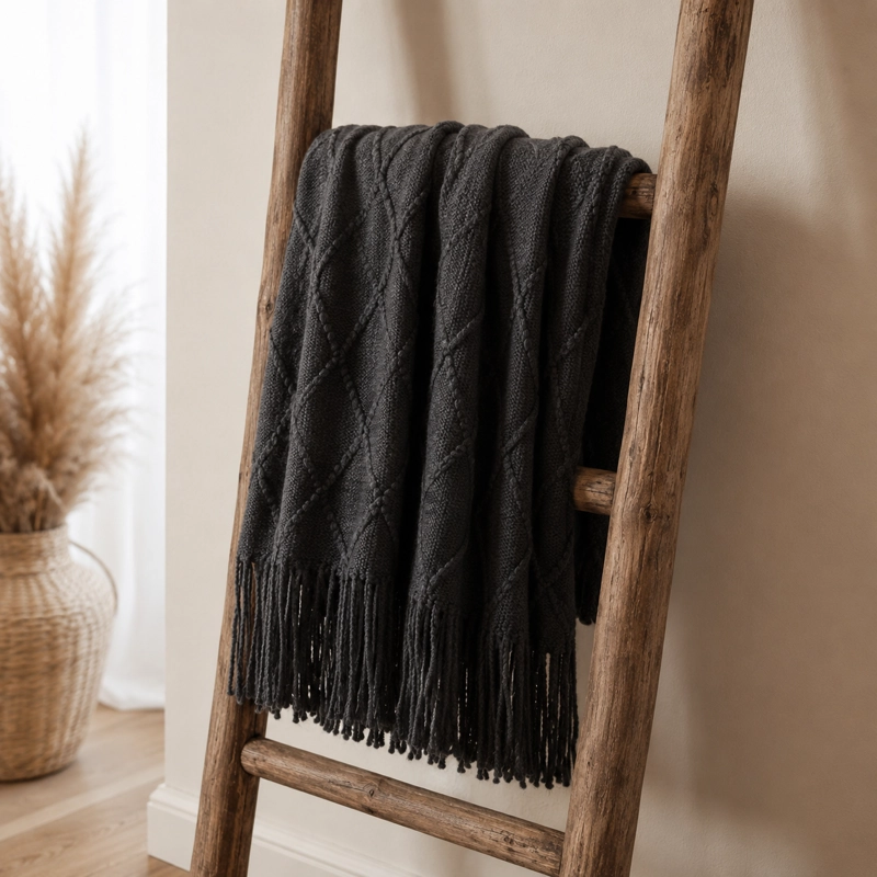 MANTA GRIS OSCURO LIVIANA DECORATIVA PARA CAMA Y SILLON 012 DISEÑO MODERNO - 2
