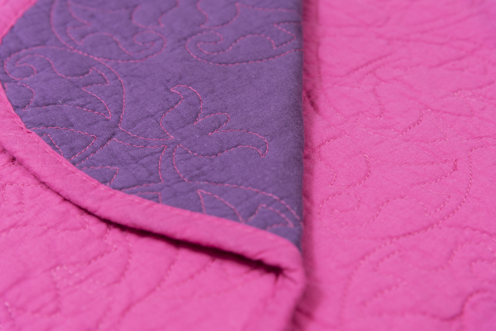 COBERTOR QUILT FUCSIA / MORADO KING - 2