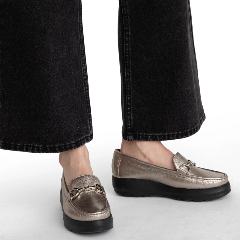 MOCASIN DE CUERO MUJER GACEL PLATEADO LOCANDA 0660882 - 2