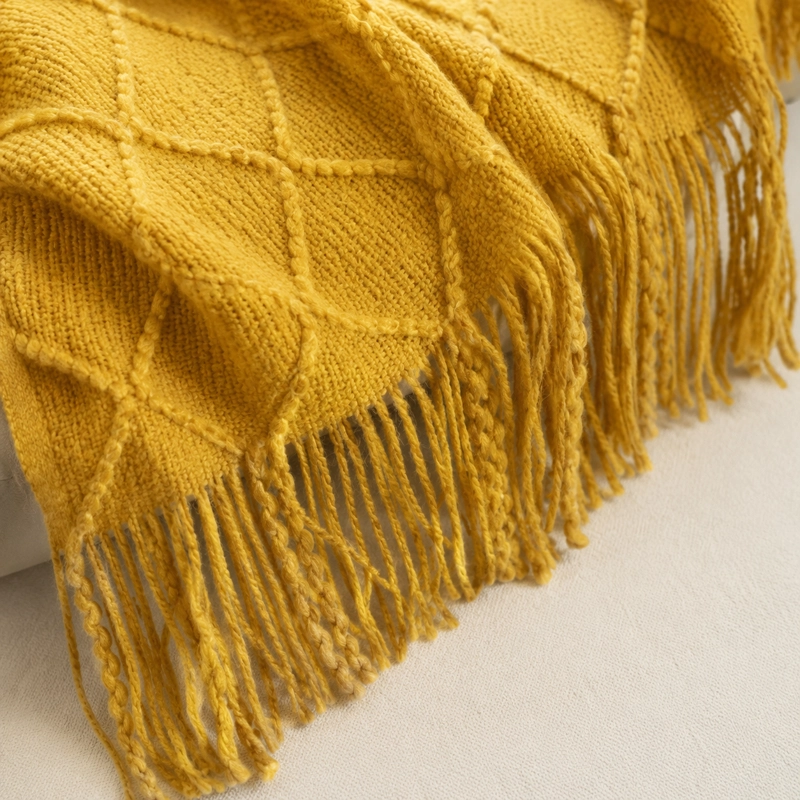 MANTA AMARILLO LIVIANA DECORATIVA PARA CAMA Y SILLON 012 - 8
