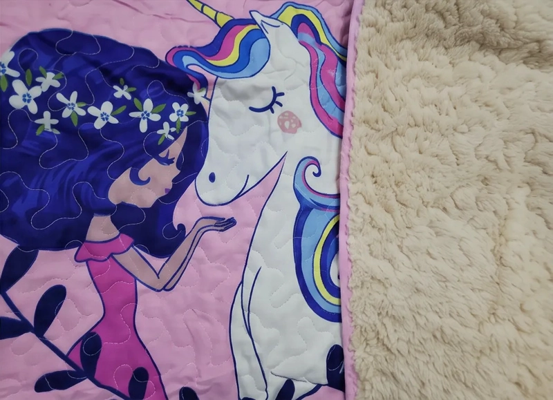 CUBRECAMA 1.5 PLAZA ROSADO QUILT SHERPA PRINCESA ANASTASIA M931 - 3