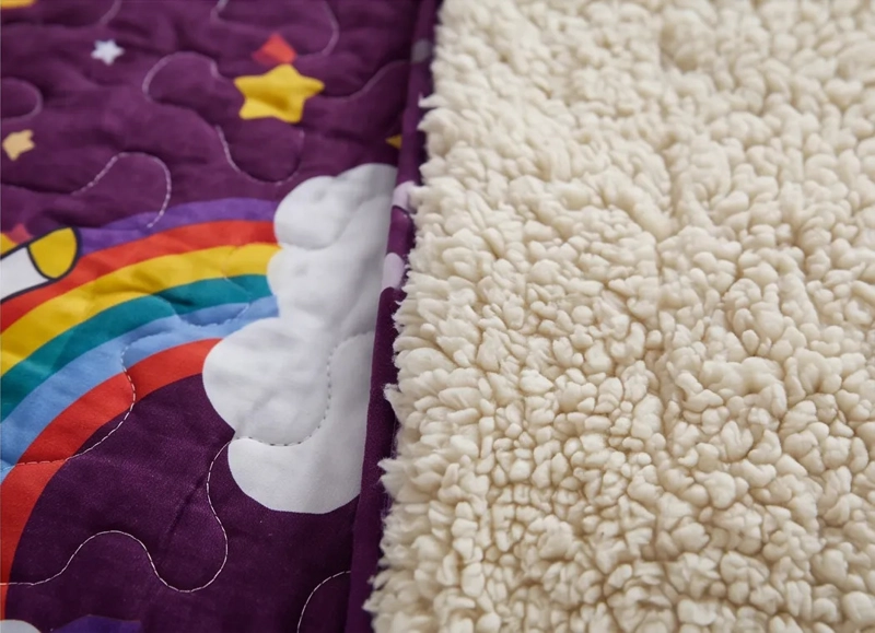 CUBRECAMA 1.5 PLAZA MORADO QUILT SHERPA UNICORNIO M926 - 7
