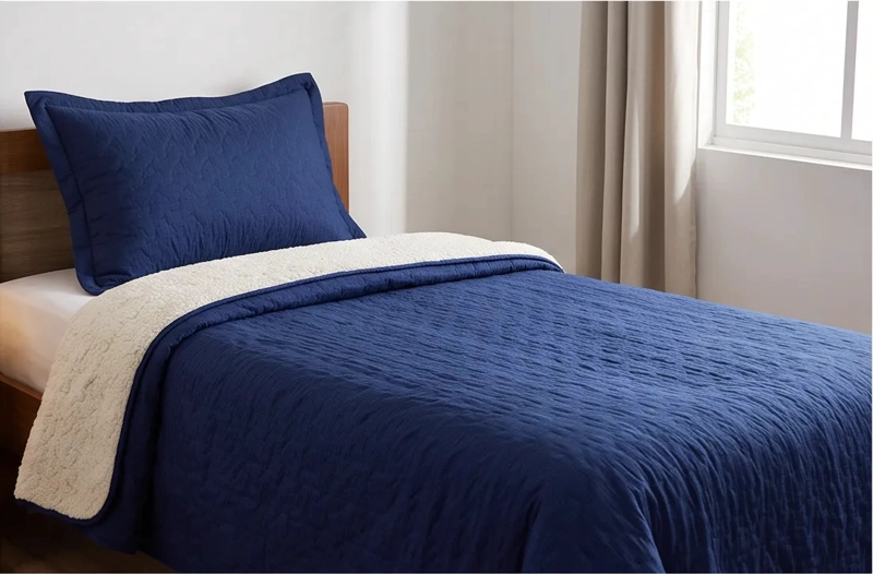 CUBRECAMA 1.5 PLAZA AZUL QUILT SHERPA M922 - 2