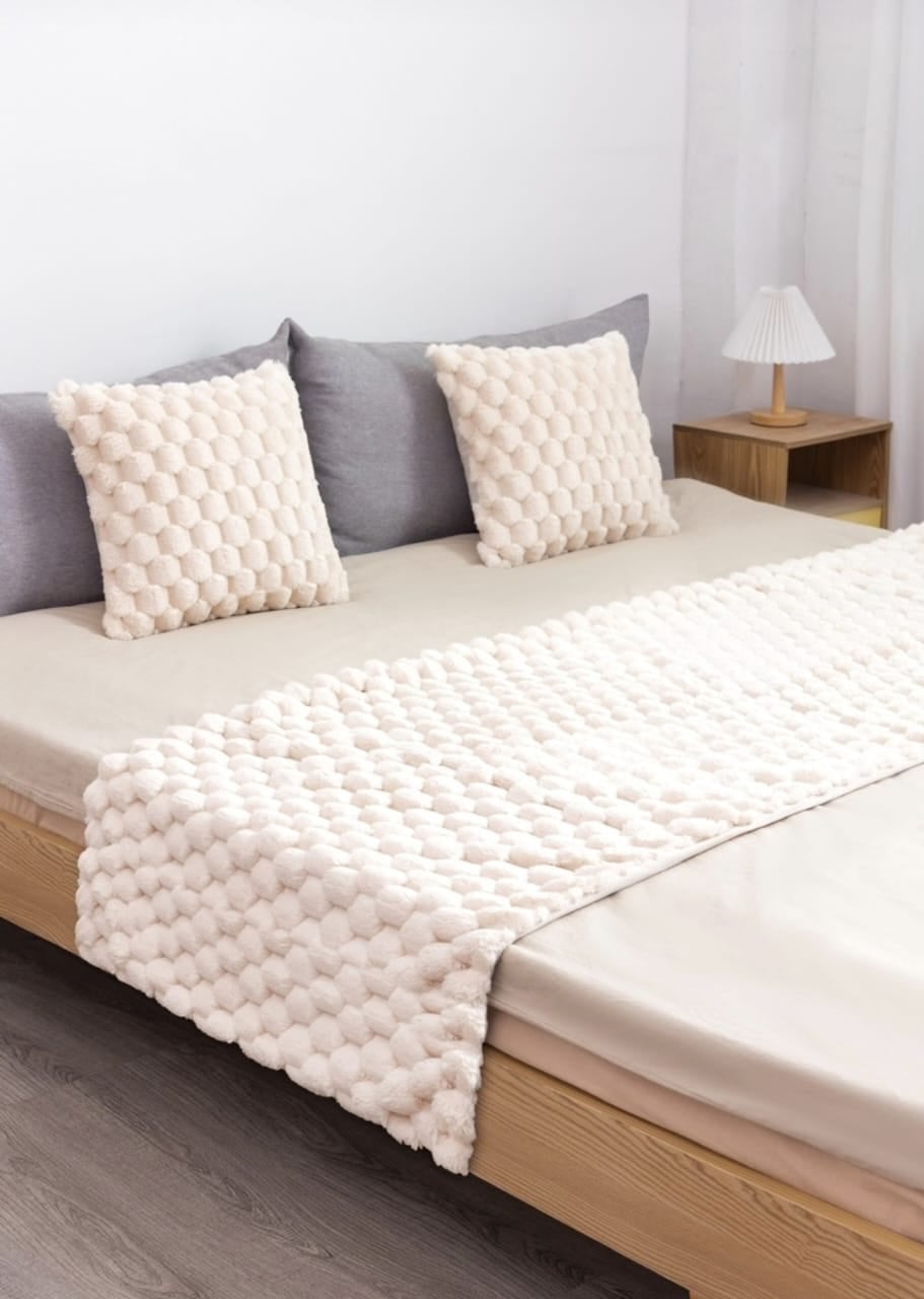 PIECERA DE CAMA PELUDA 2 PLAZAS KING - CREMA - 1