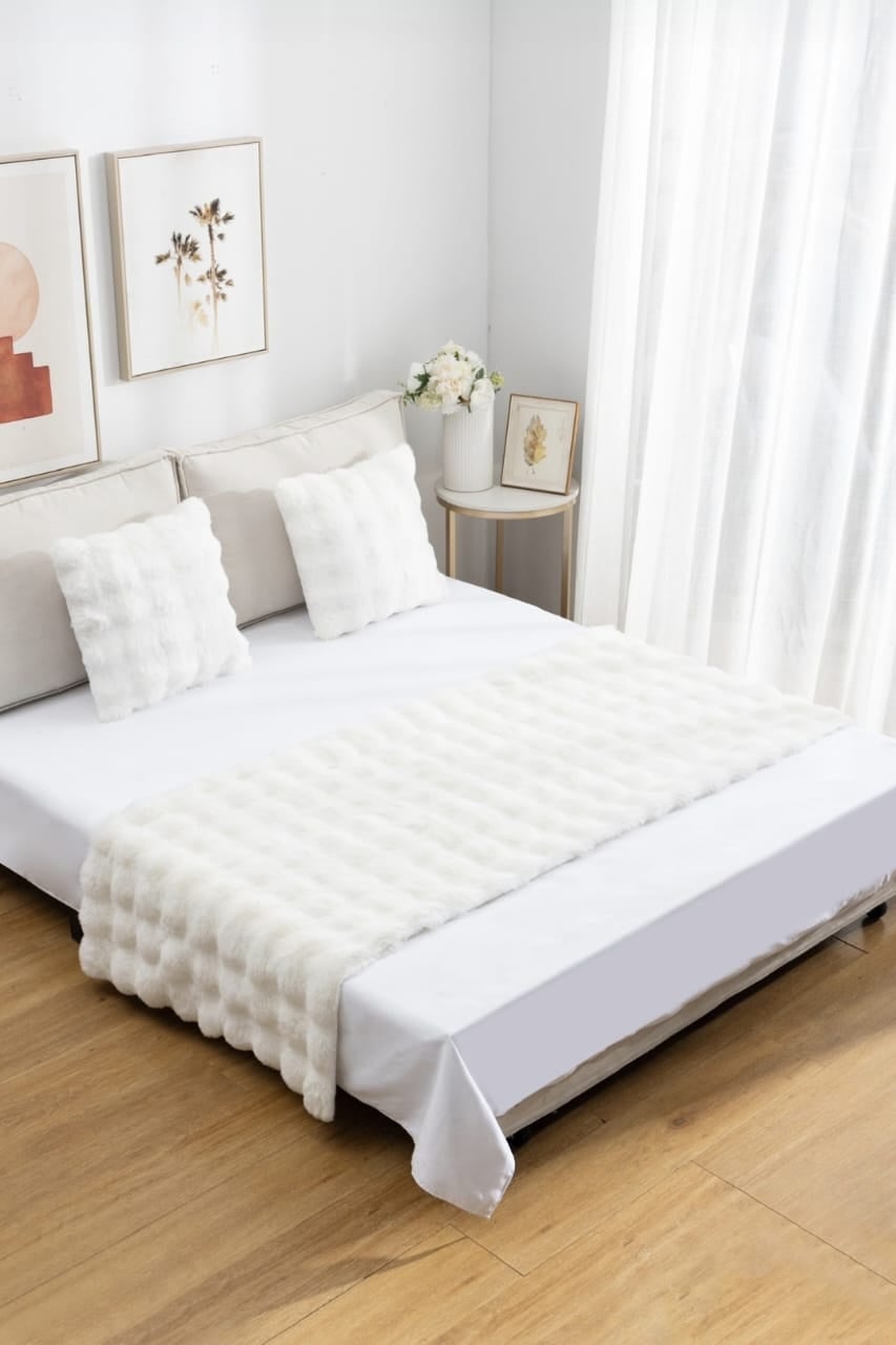 PIECERA CAMA PELUDA PELO CONEJO 200 X 70 CM BLANCO - 1