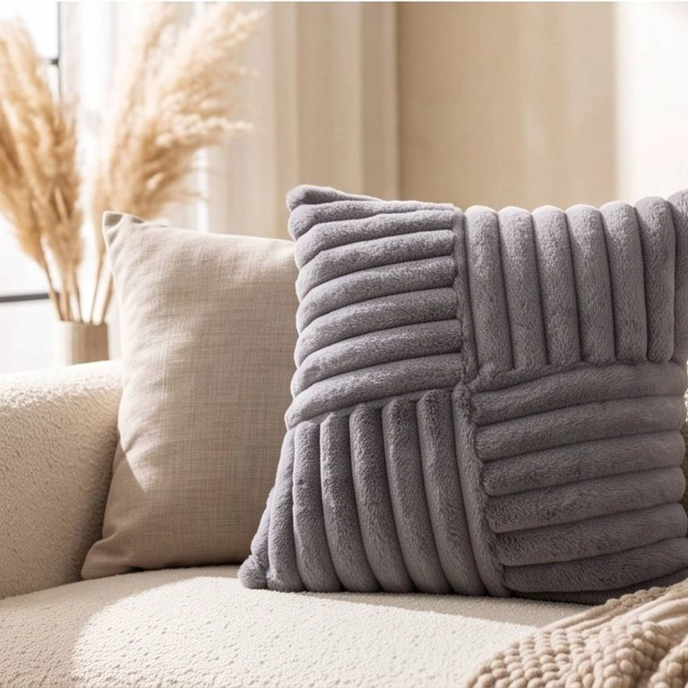 SET 2 FUNDAS DE COJIN GENERICO CELESTE PELUCHE SUAVE RAYAS 45X45 CM COLECCION ALASKA FAIRBANKS - 2