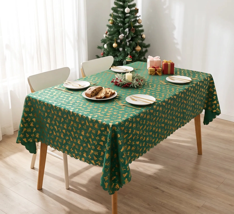 MANTEL NAVIDEÑO RECTANGULAR 140 X 220 CM - VERDE RENOS DORADOS - 1