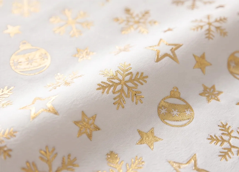MANTEL NAVIDEÑO RECTANGULAR 140 X 220 CM - BLANCO ESFERAS DORADAS - 3