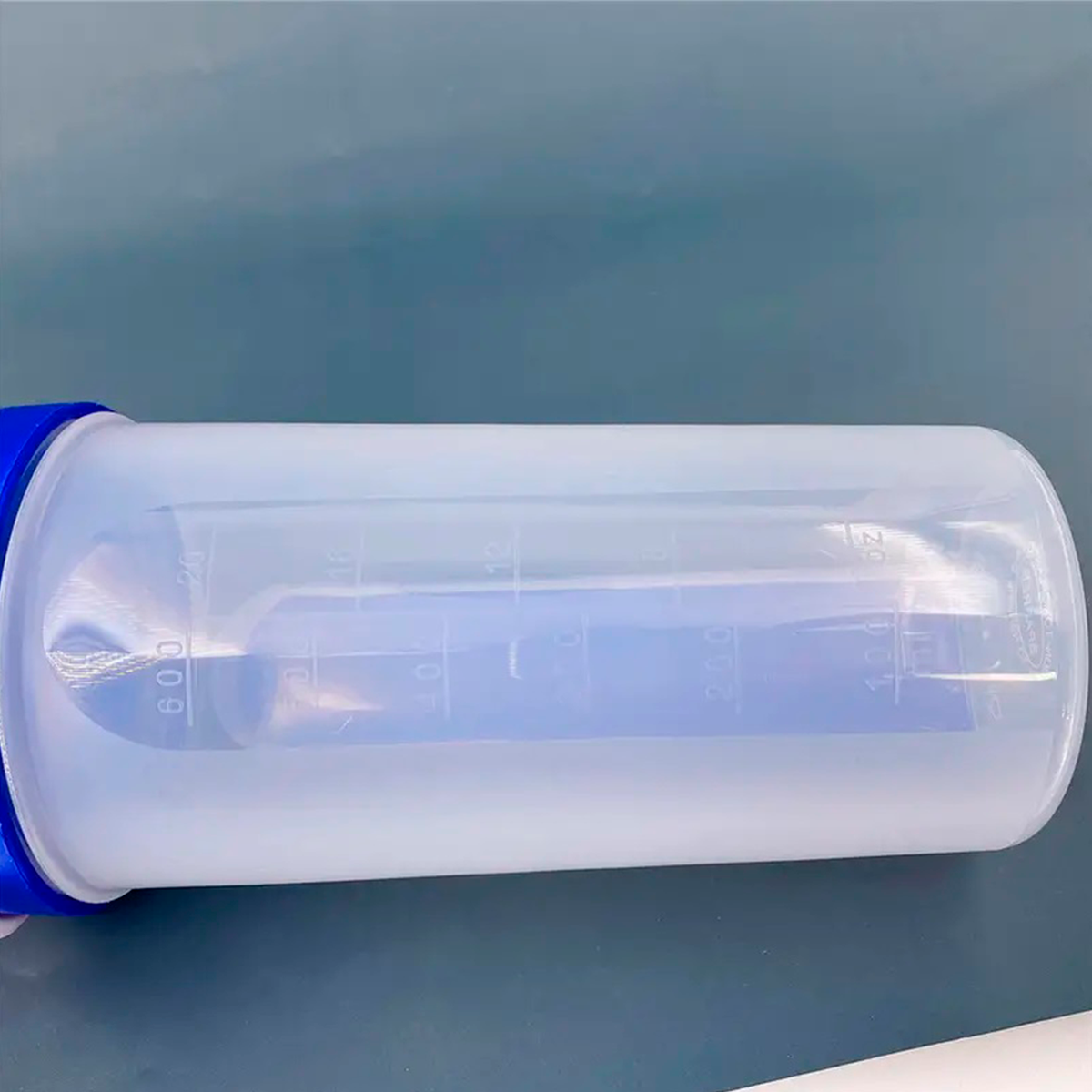 BOTELLA DE AGUA 600ML + PASTILLERO ORGANIZADOR SEMANAL AZUL - 4