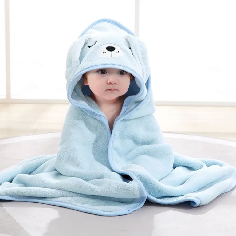 TOALLA Y CAPA PARA BAÑO DE ALGODON EXTRA SUAVE CON CAPUCHA PERRITO CELESTE PARA BEBE S Y NIÑOS - 1