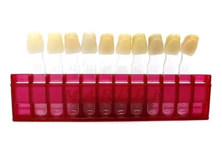 MUESTRARIO DE COLORES DENTAL PARA DIENTES MARCHE - 1