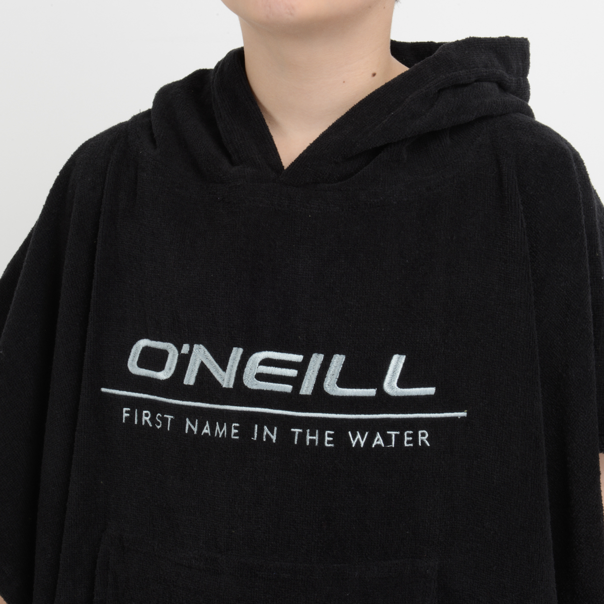 PONCHO TOALLA CALI BOY NEGRO - 5