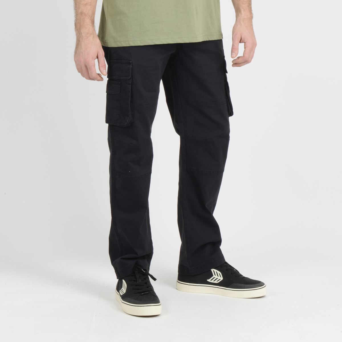 PANTALON CARGO BREXTON II NEGRO - 5