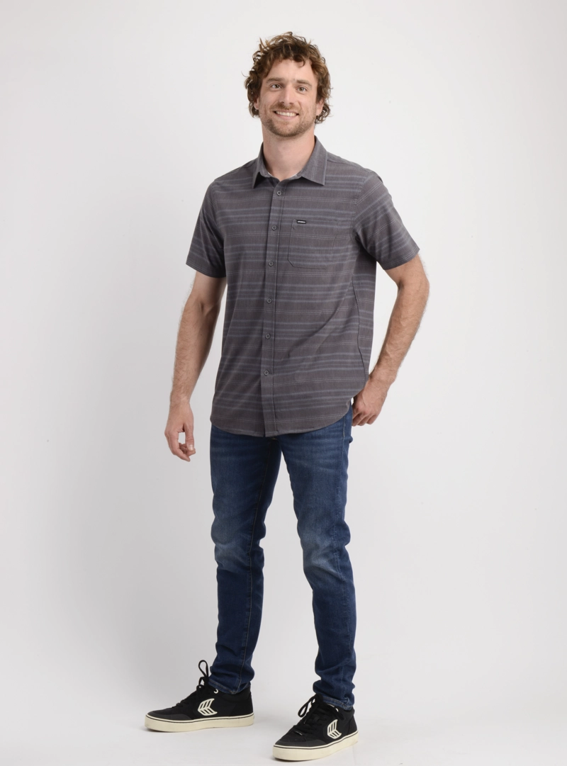 CAMISA MANGA CORTA TRVLR TRAVERSE STRIPE GRIS OSCURO - 3