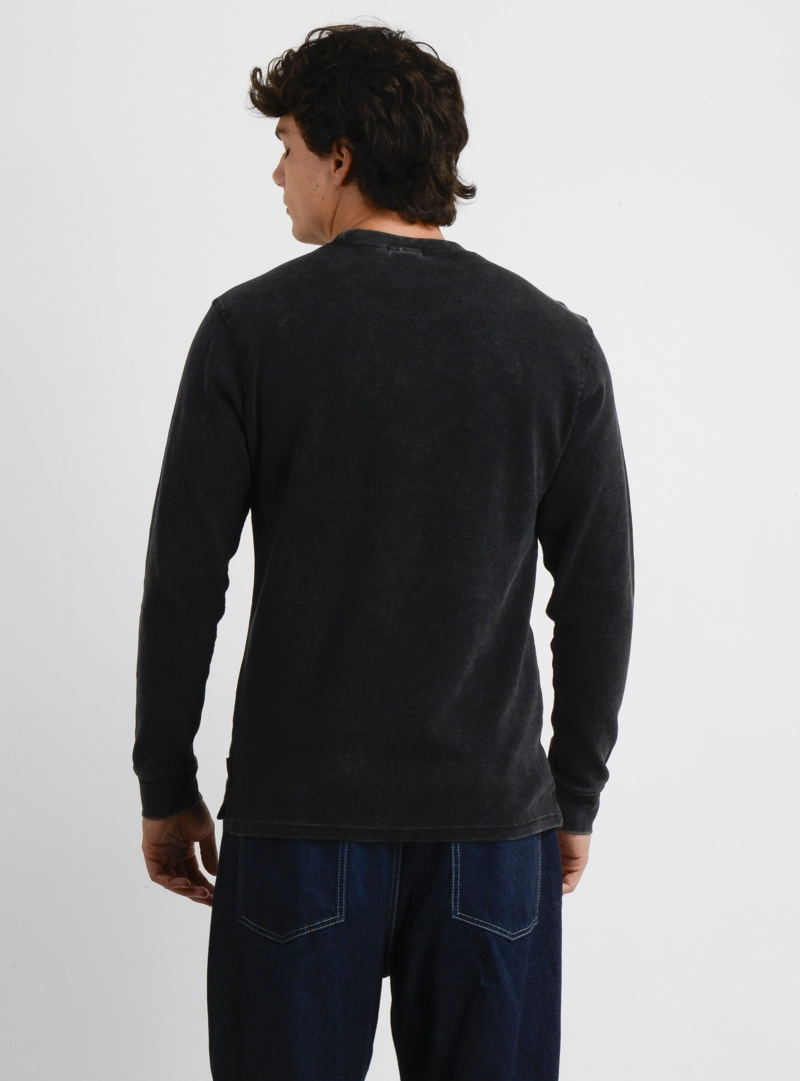 POLERA MANGA LARGA PANAL OVERLAND NEGRO - 2