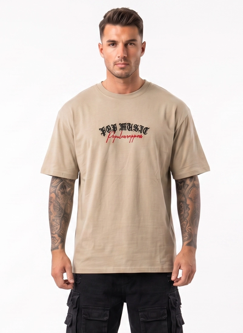 POLERA HOMBRE RELAXED FIT URBANA DISEÑO ESTAMPADO RAPPERS - 2