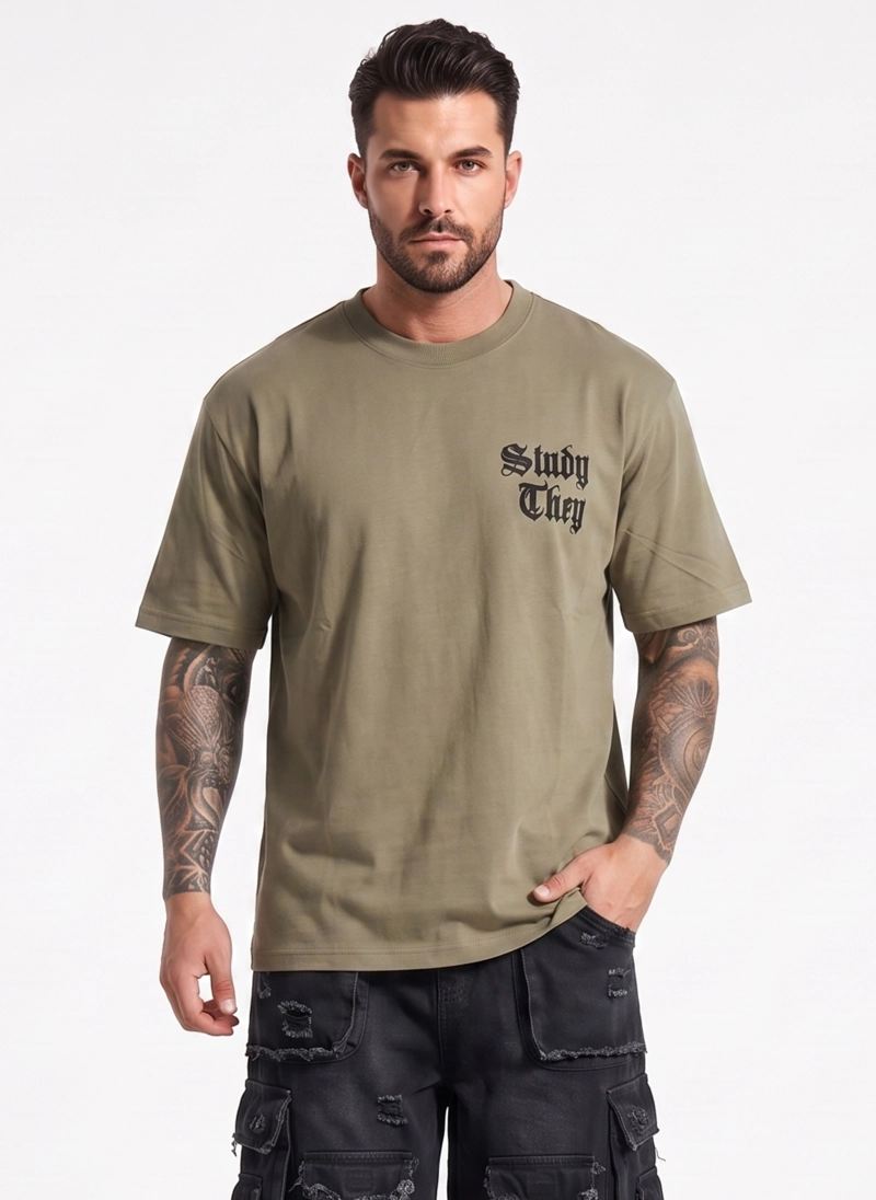 POLERA HOMBRE RELAXED FIT URBANA DISEÑO ESTAMPADO STUDY - 2