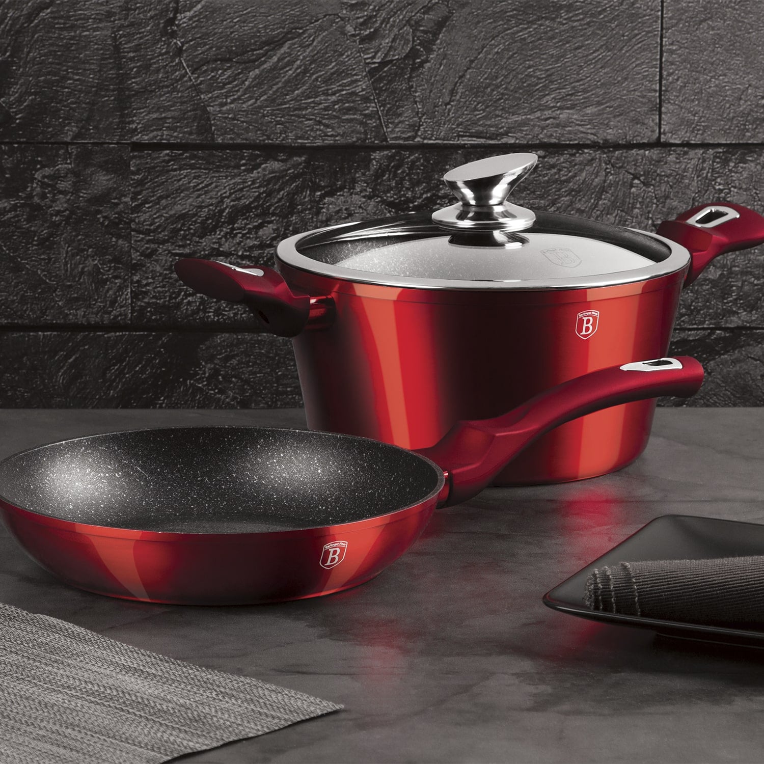SET DE OLLA + SARTÉN 3 PZS, BERLINGER HAUS, LÍNEA METALLIC BURGUNDY, COLOR ROJO. ALUMINIO FORJADO - 5