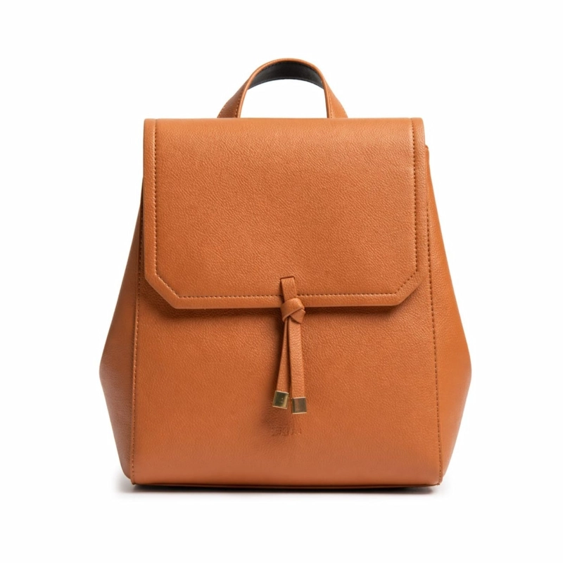 MOCHILA CON SOLAPA CAFE CLARO 30X27X15 - 1