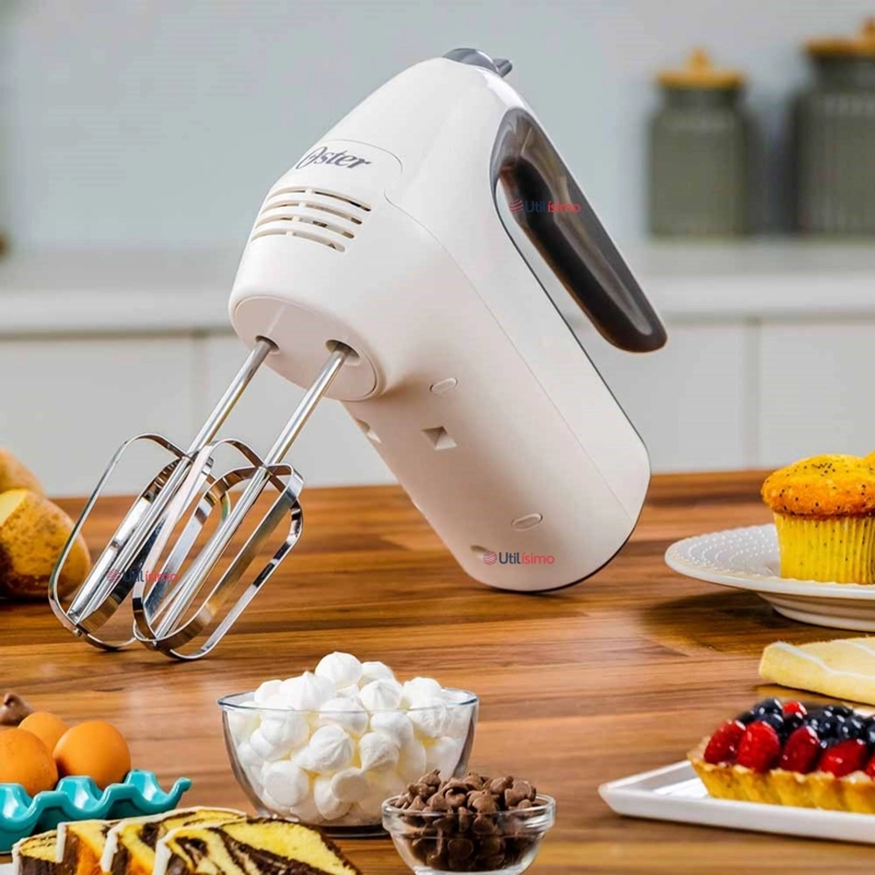 BATIDORA DE MANO OSTER® BLANCA 6 VELOCIDADES Y FUNCION TURBO FPSTHM3532 - 1