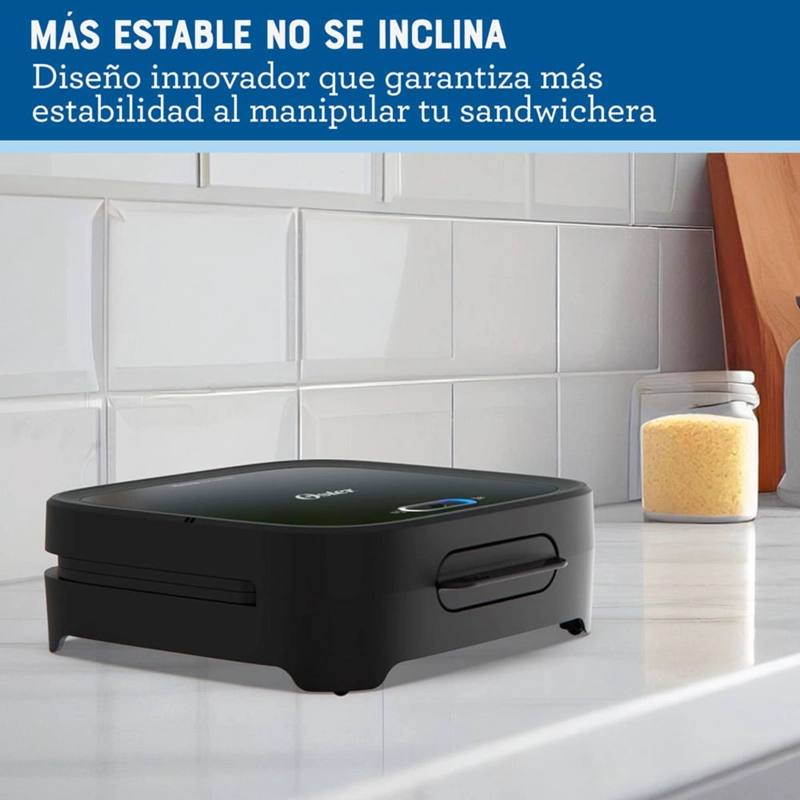 SANDWICHERA OSTER® COMPACTA CON PLATOS HONDOS CKSTSM400 - 2