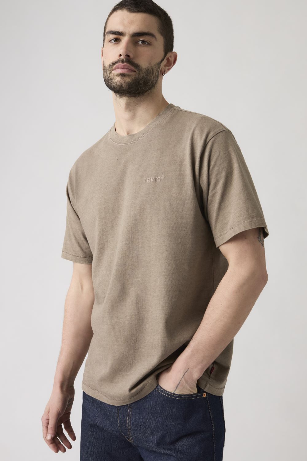 POLERA HOMBRE RED TAB VINTAGE TEE CAFE  LEVIS A0637-0195 - 3