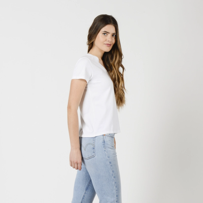 POLERA MUJER PERFECT VNECK BLANCO LEVIS 85341-0048 - 2