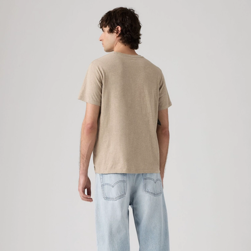 POLERA HOMBRE CLASSIC POCKET TEE BEIGE LEVIS 19342-0529 - 2