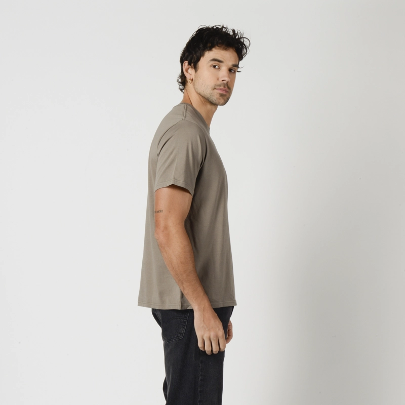 POLERA HOMBRE SS RELAXED FIT TEE VERDE LEVIS 16143-2688 - 2